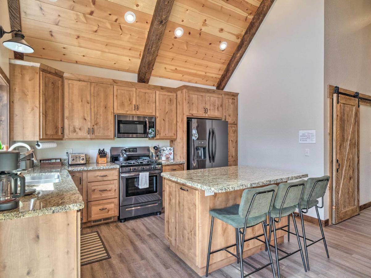 Luxury Retreat Custom Mi-Wuk Village Cabin! Exterior photo